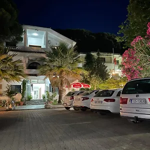 Vogue Golem (Tirana)